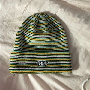 Supreme beanie.  Unisex